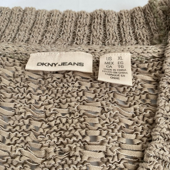 DKNY JEANS Woman’s Knitted V-Neck Sweater with 3/4 Sleeves. Size XL. - Picture 9 of 13